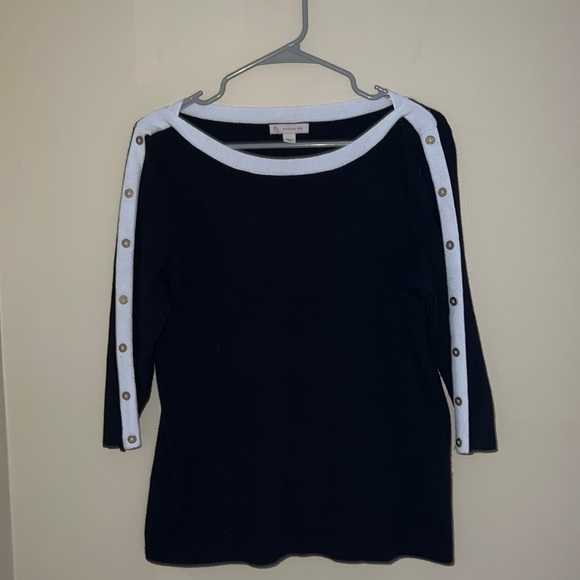 ▪️CB Established 1962: Black scoop sweater, quarter sleeve, white button trim, L - Picture 1 of 10